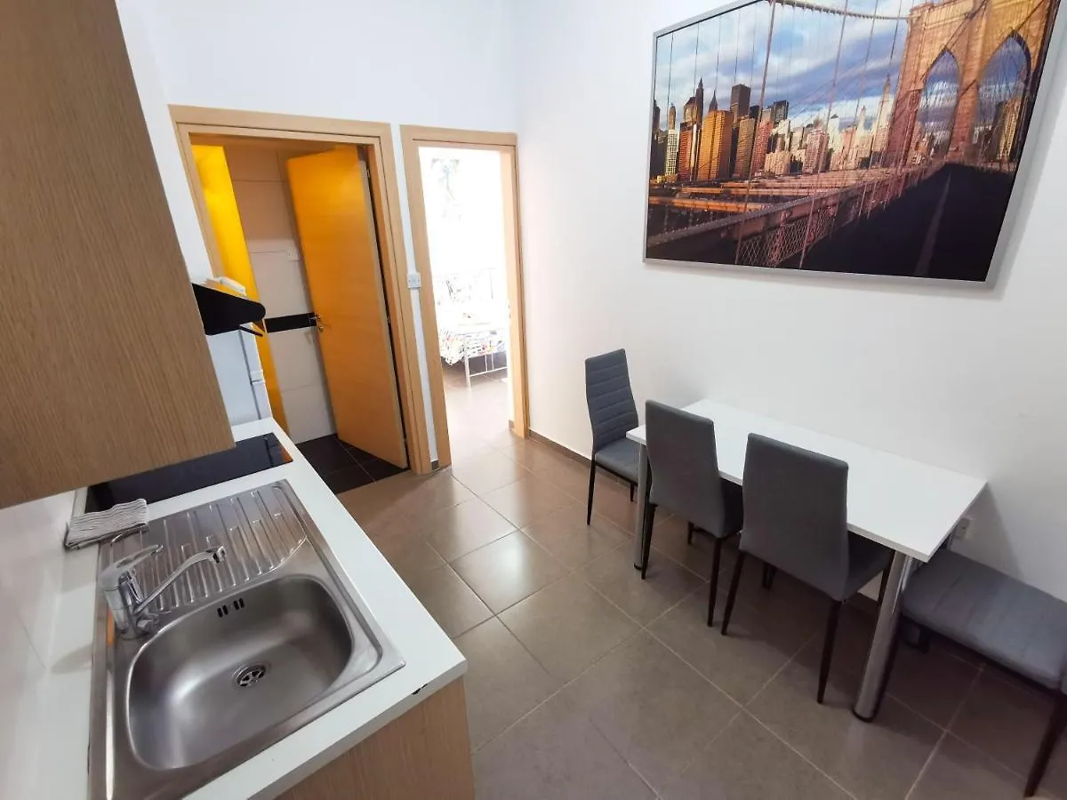 Beachy Keen City Apartment Larnaca